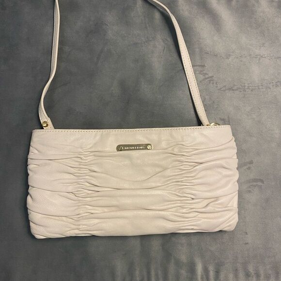 Michael Kors small purse - Picture 1 of 10